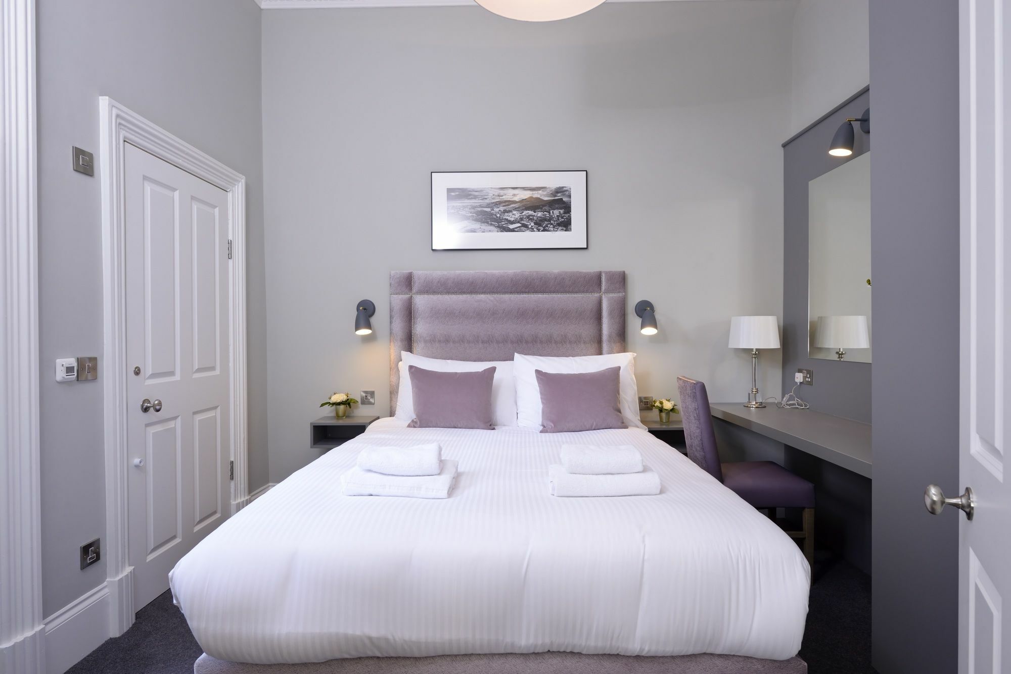 אדינבורו Destiny Scotland Apartments At West End - Princes Street מראה חיצוני תמונה